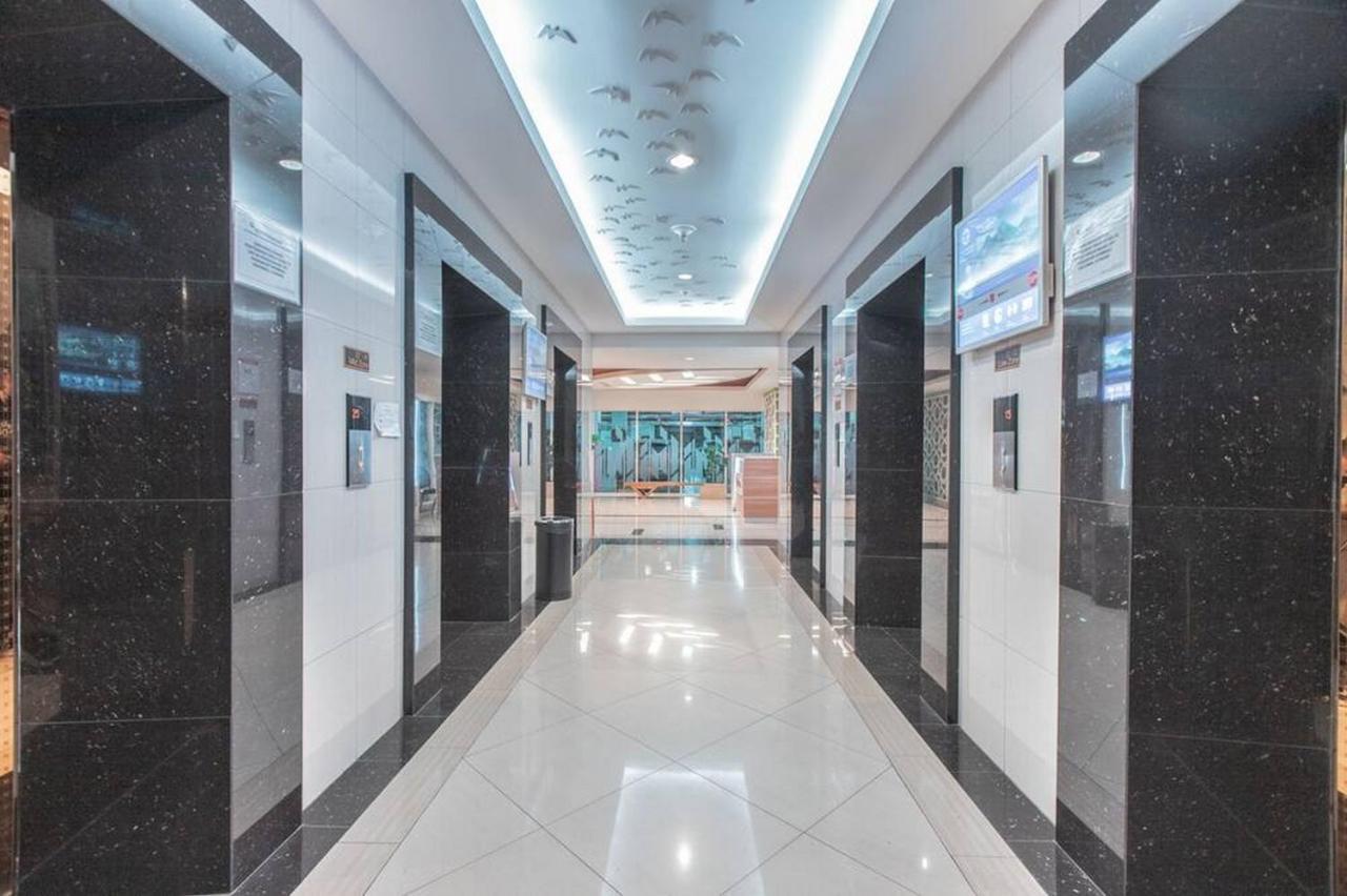 Redliving Apartemen Grand Kamala Lagoon - Pekayon Tower Barclay North Bekasi Exterior photo